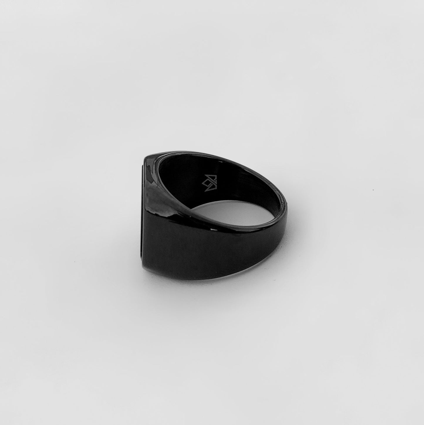 Square Agate Ring [Black]